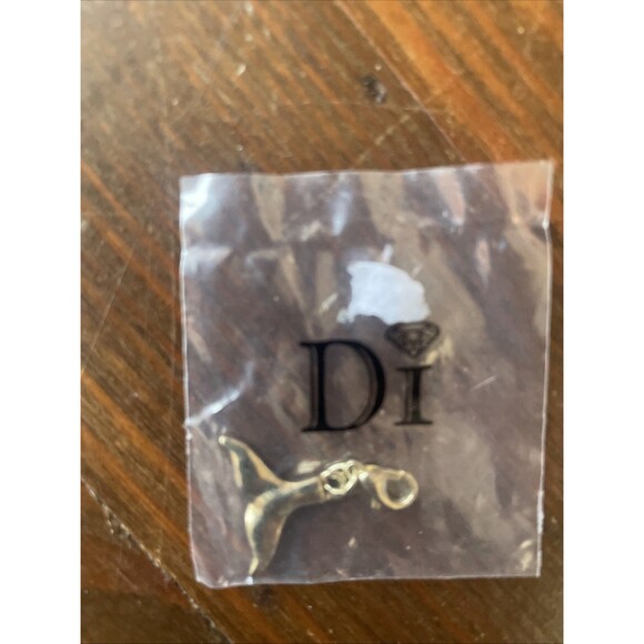 New Di Diamonds International Cruise Ship Jewelry Whale Tail Charm - Picture 1 of 4